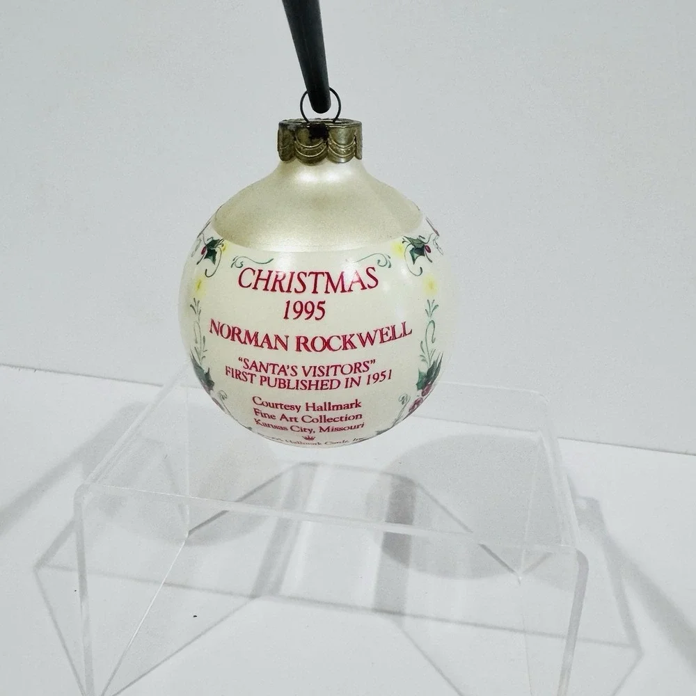Hallmark Keepsake Ornament 1995 Santa's Visitors Glass Bulb Ball W Box‎ Rockwell